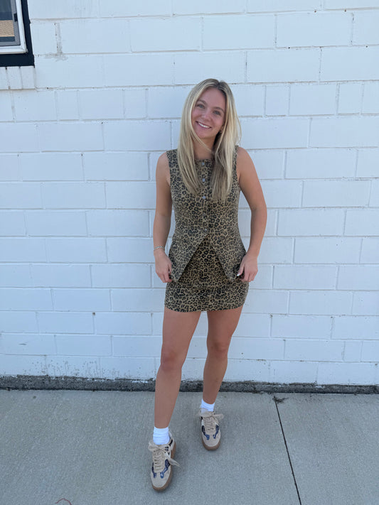 Willow leopard animal print mini skirt bows front pockets built-in shorts stretchy zip back set