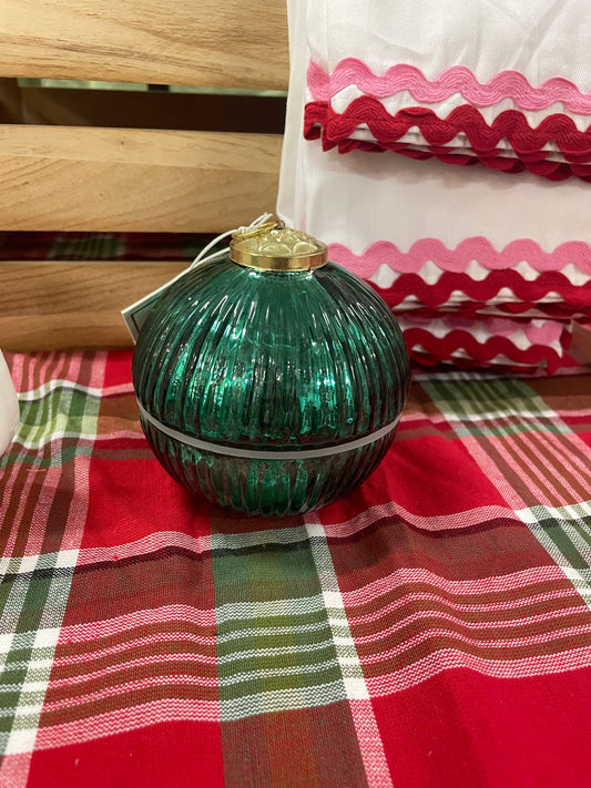 Elegant Green Ornament Candle