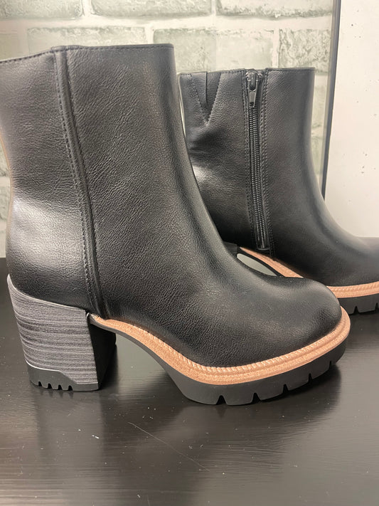 Natalia Black Block Heel Boots - Ella Chic Boutique