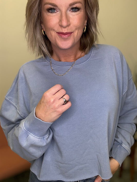 Best Kept Cropped Sweatshirt Top In Blue