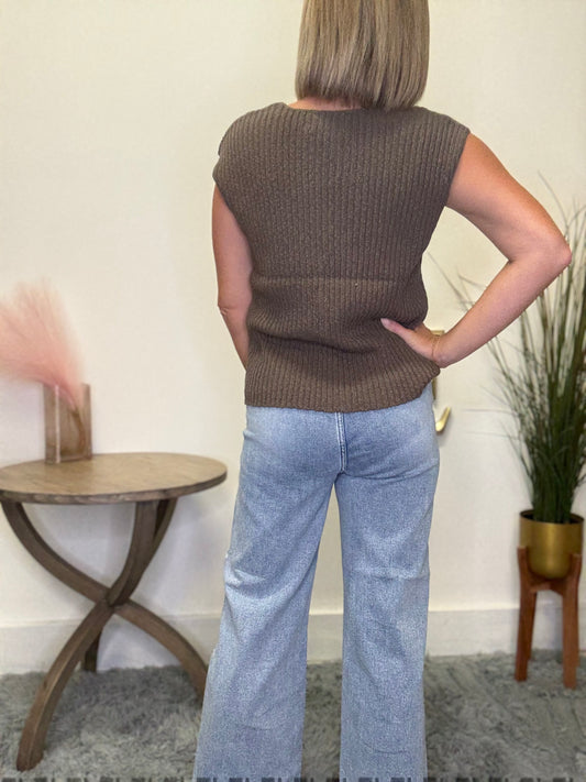 High Rise Crop Wide Jeans With Pintuck And front Patch Pocket light wash stretch  Risen