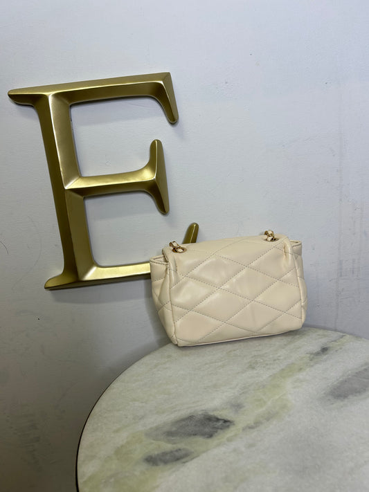 Lovely Chain Crossbody Purse in White - Ella Chic Boutique