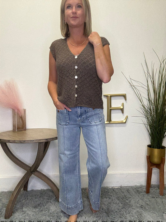High Rise Crop Wide Jeans With Pintuck And front Patch Pocket light wash stretch  Risen