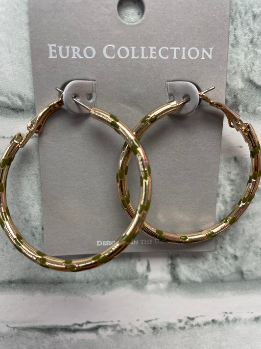 Hoop Earrings With Enamel Details (2 Colors)