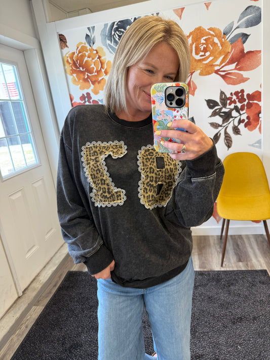Regan 87 Leopard and Lace Crewneck Sweatshirt - Ella Chic Boutique