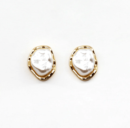 Gold Hammered And Freshwater Pearl Stud Earring
