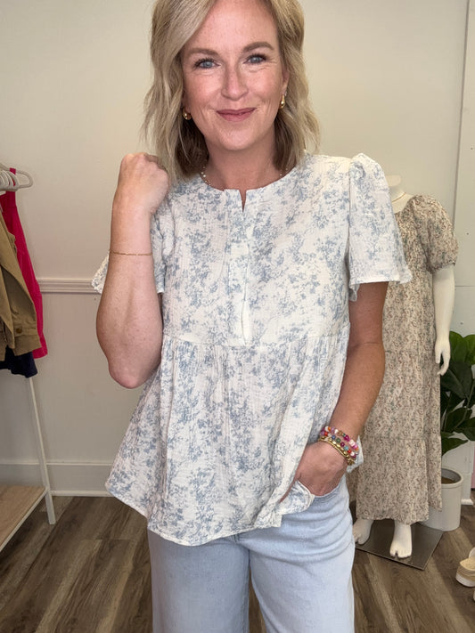 light blue print white gauze fabric shirt top Hayden LA short sleeves