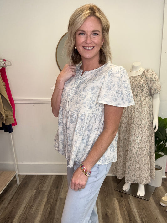 light blue print white gauze fabric shirt top Hayden LA short sleeves