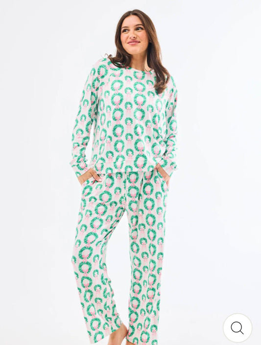 Rosy Wreaths Christmas Pajamas 230 Gifts - Ella Chic Boutique