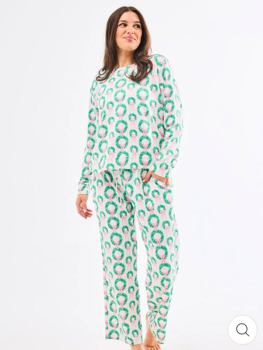 Rosy Wreaths Christmas Pajamas 230 Gifts - Ella Chic Boutique