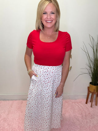 Short Sleeve Scoop Tee in Racing Red 110 Tops - Ella Chic BoutiqueMikarose