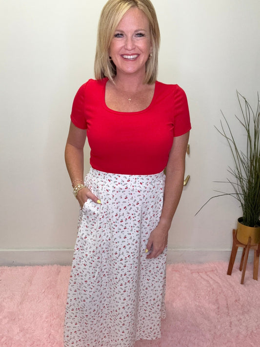 Short Sleeve Scoop Tee in Racing Red 110 Tops - Ella Chic BoutiqueMikarose