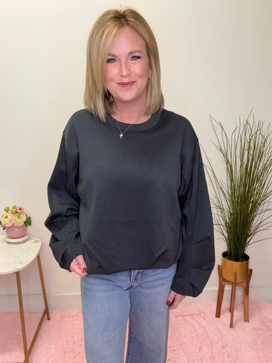 Softstreme Voluminous-Sleeve Pullover Sweatshirt Top
